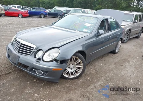 2008 Mercedes-Benz E 350 4Matic z USA, uszkodzony, nr VIN WDBUF87X48B228955